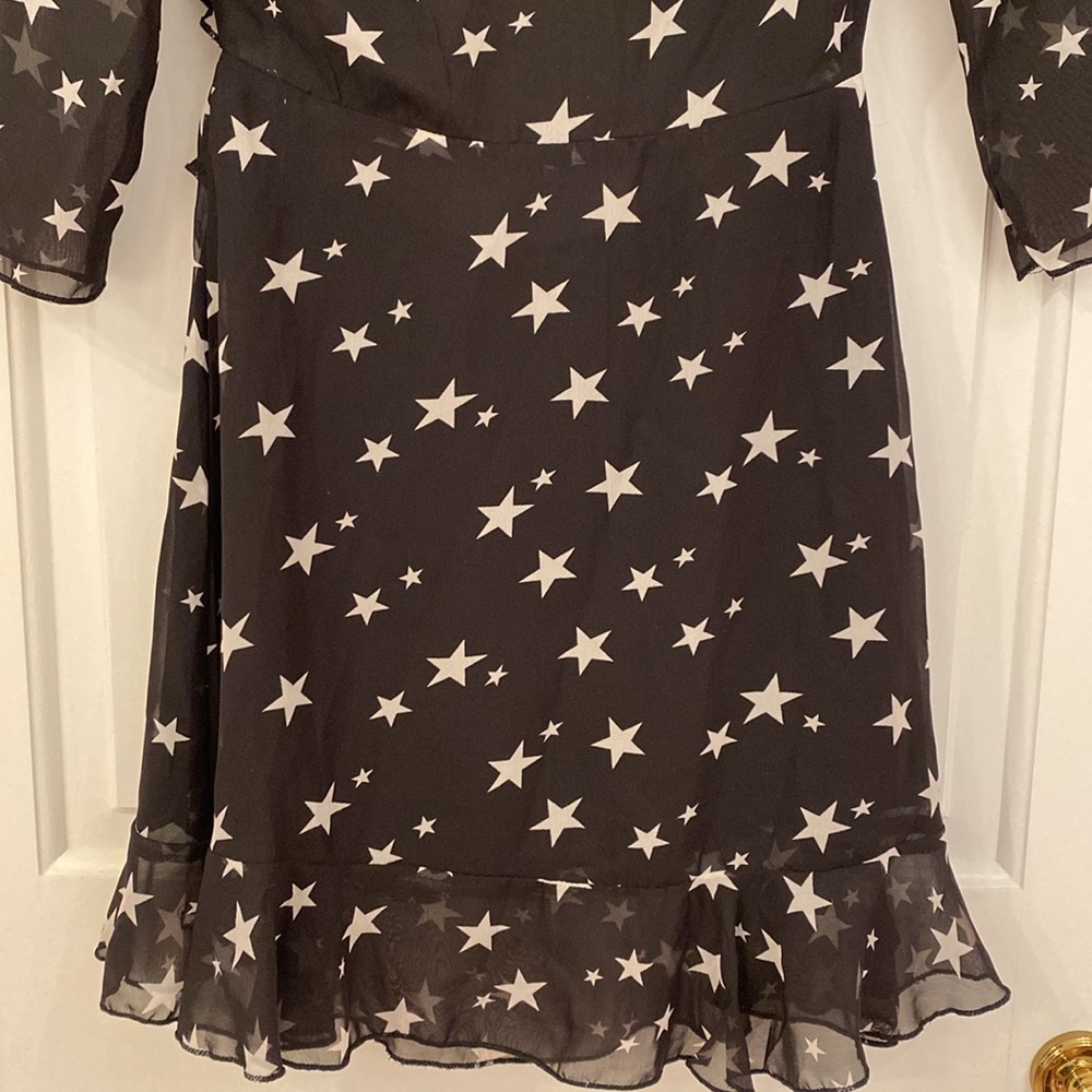 Nasty Gal Open Back Mini B&W Walk Of Fame Star Dress, sheer sleeve, ruffled NEW - Picture 8 of 14